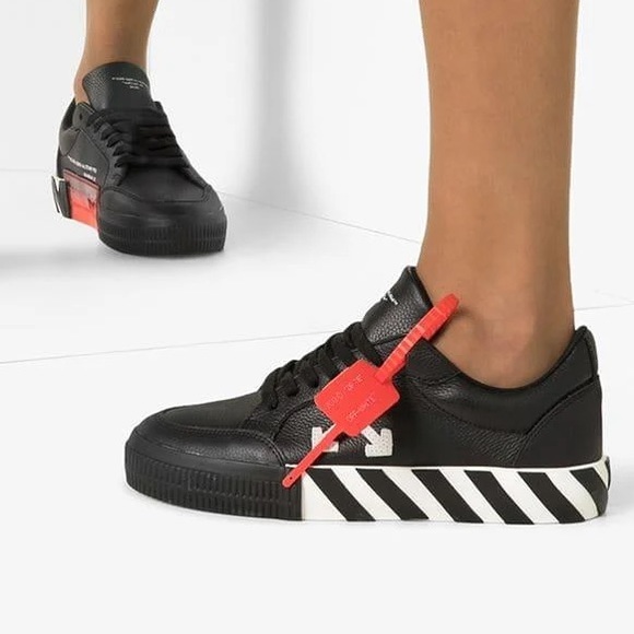 Off White low vulcanized sneakers. Size 43. Great condition worn a few times.